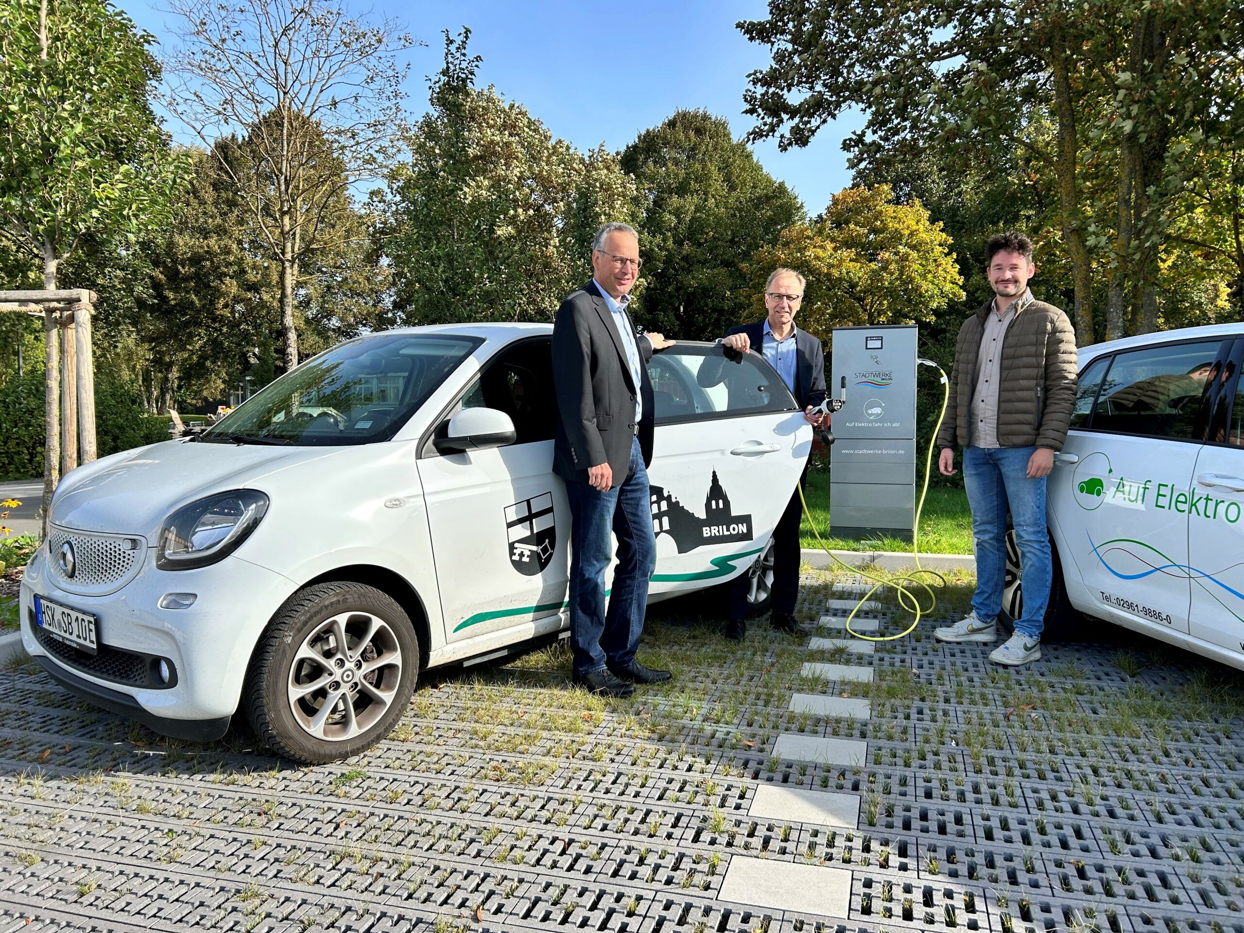 Neue E-Ladesäulen am Schul- und Sportzentrum